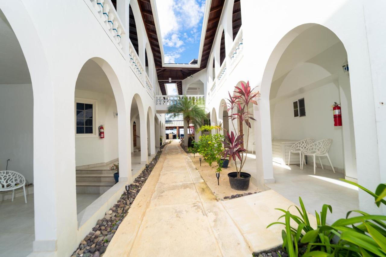 Blue Skies Beach Resort Negril Exterior photo